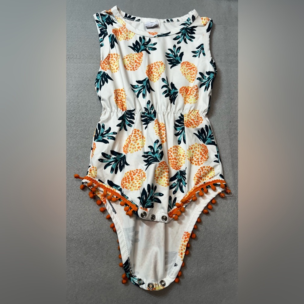 ADORABLE Baby Girl Pineapple Print Romper with Pom Poms 12-18m approx sizing